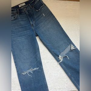 Abercrombie High Rise 90s Relaxed Jeans - 28S